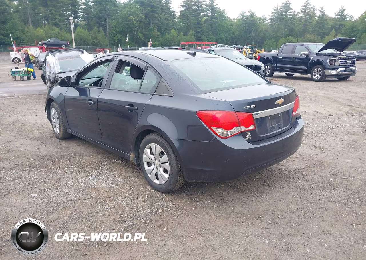 2014 Chevrolet Cruze Ls Auto VIN:1G1PA5SG7E7404701 - 3