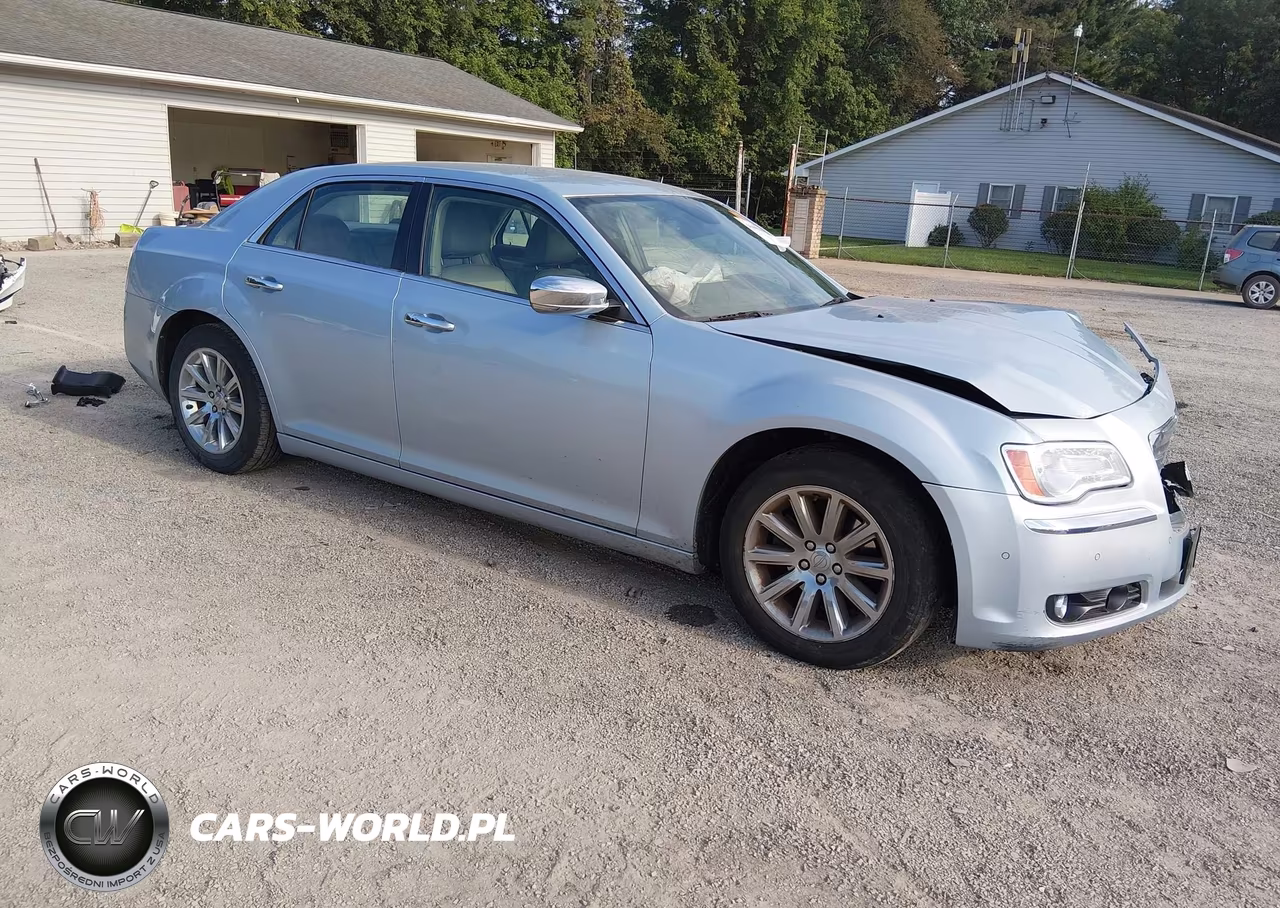 2013 Chrysler 300C – zdjęcie 1 z 17