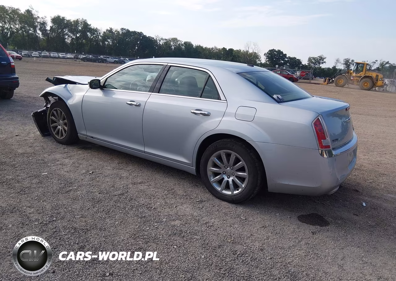2013 Chrysler 300C VIN:2C3CCAEG4DH685366 - 3