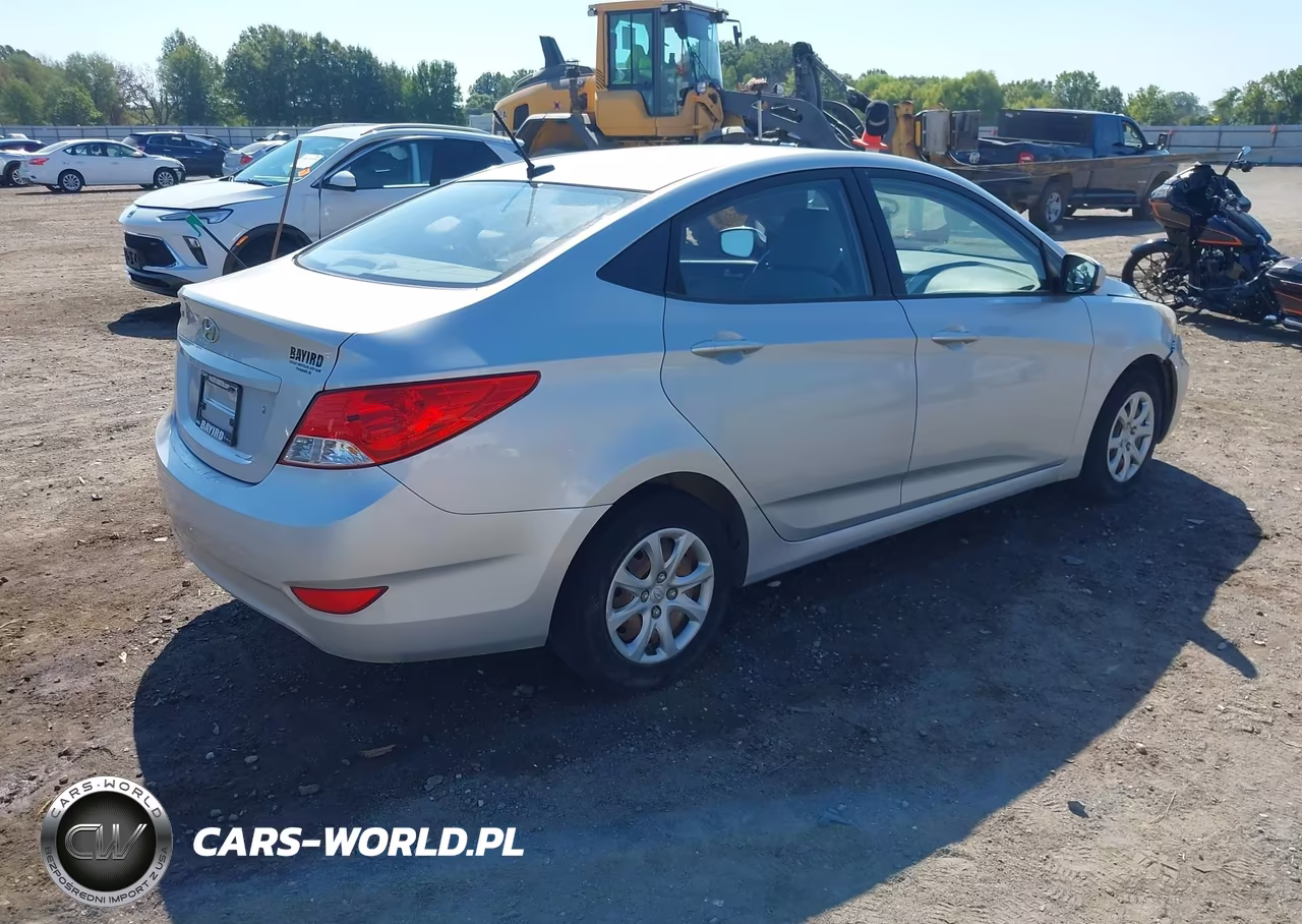 2012 Hyundai Accent Gls VIN:KMHCT4AE7CU169690 - 4