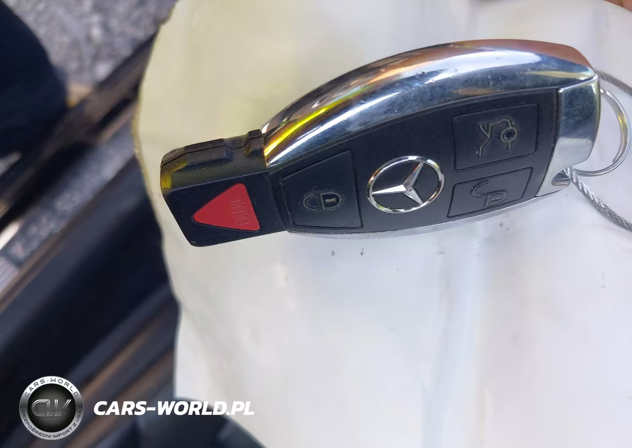 2015 Mercedes-Benz C 300 Sport 4Matic VIN:55SWF4KB5FU090172 - 11