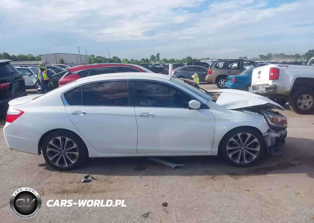 2015 Honda Accord Sport VIN:1HGCR2F5XFA155516 - 14
