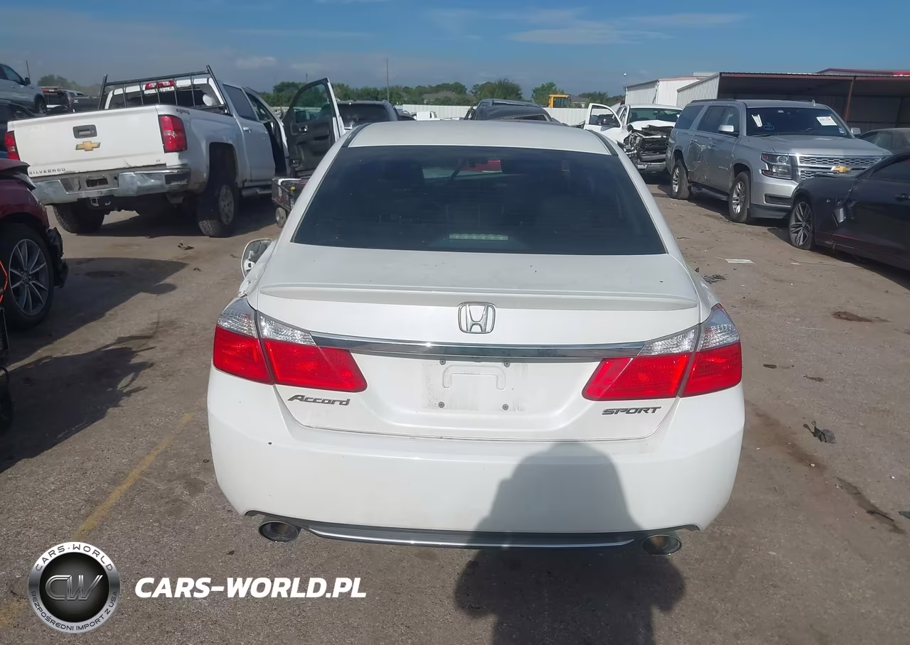 2015 Honda Accord Sport VIN:1HGCR2F5XFA155516 - 17