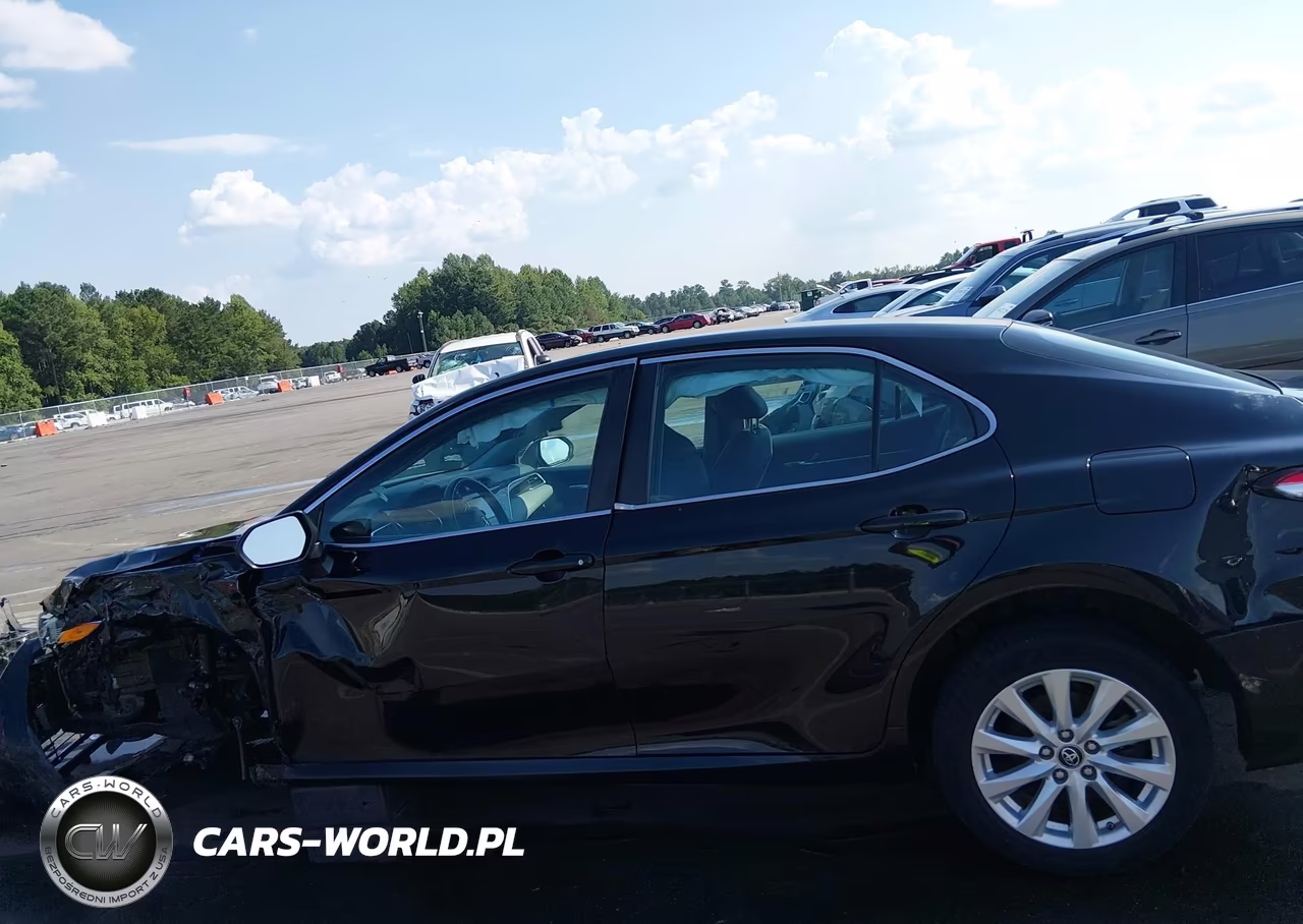 2018 Toyota Camry Le VIN:4T1B11HK2JU601188 - 14