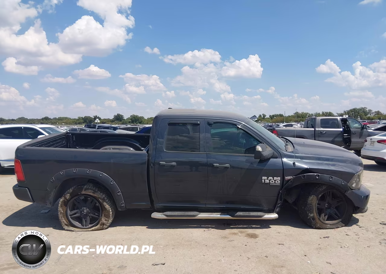 2019 Ram 1500 Classic Express 4X4 6'4 Box VIN:1C6RR7FT2KS619771 - 13
