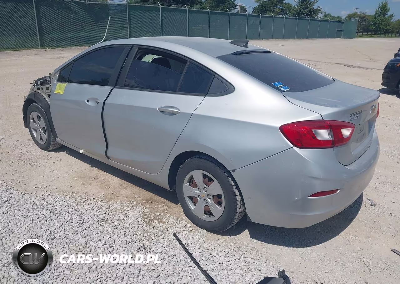 2016 Chevrolet Cruze Ls Auto VIN:1G1BC5SM7G7301940 - 3