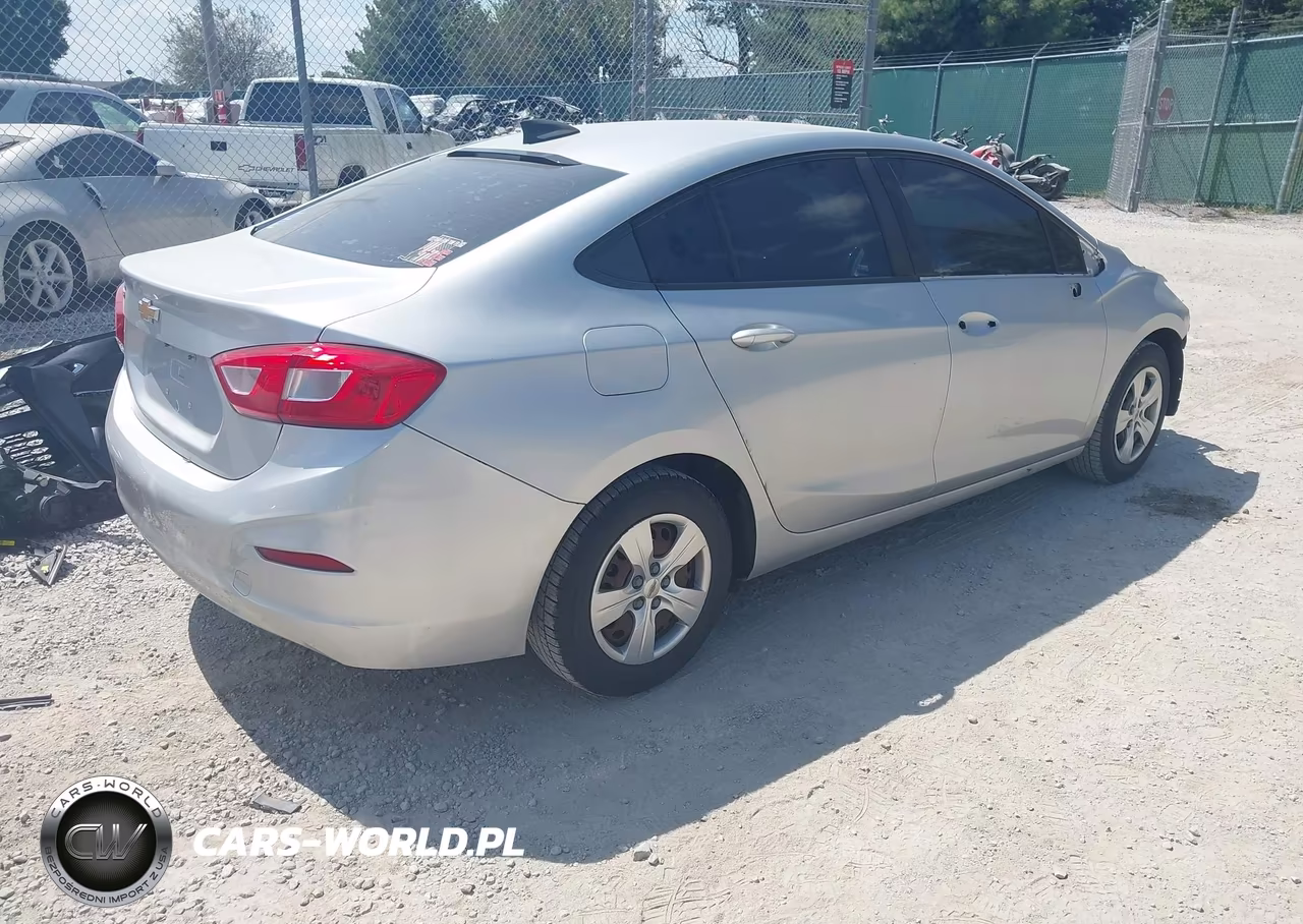 2016 Chevrolet Cruze Ls Auto VIN:1G1BC5SM7G7301940 - 4