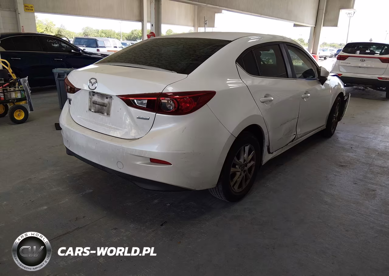 2018 Mazda Mazda3 Sport VIN:3MZBN1U77JM207441 - 4