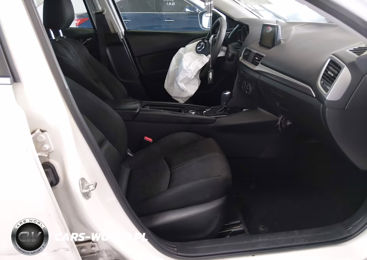 2018 Mazda Mazda3 Sport VIN:3MZBN1U77JM207441 - 5