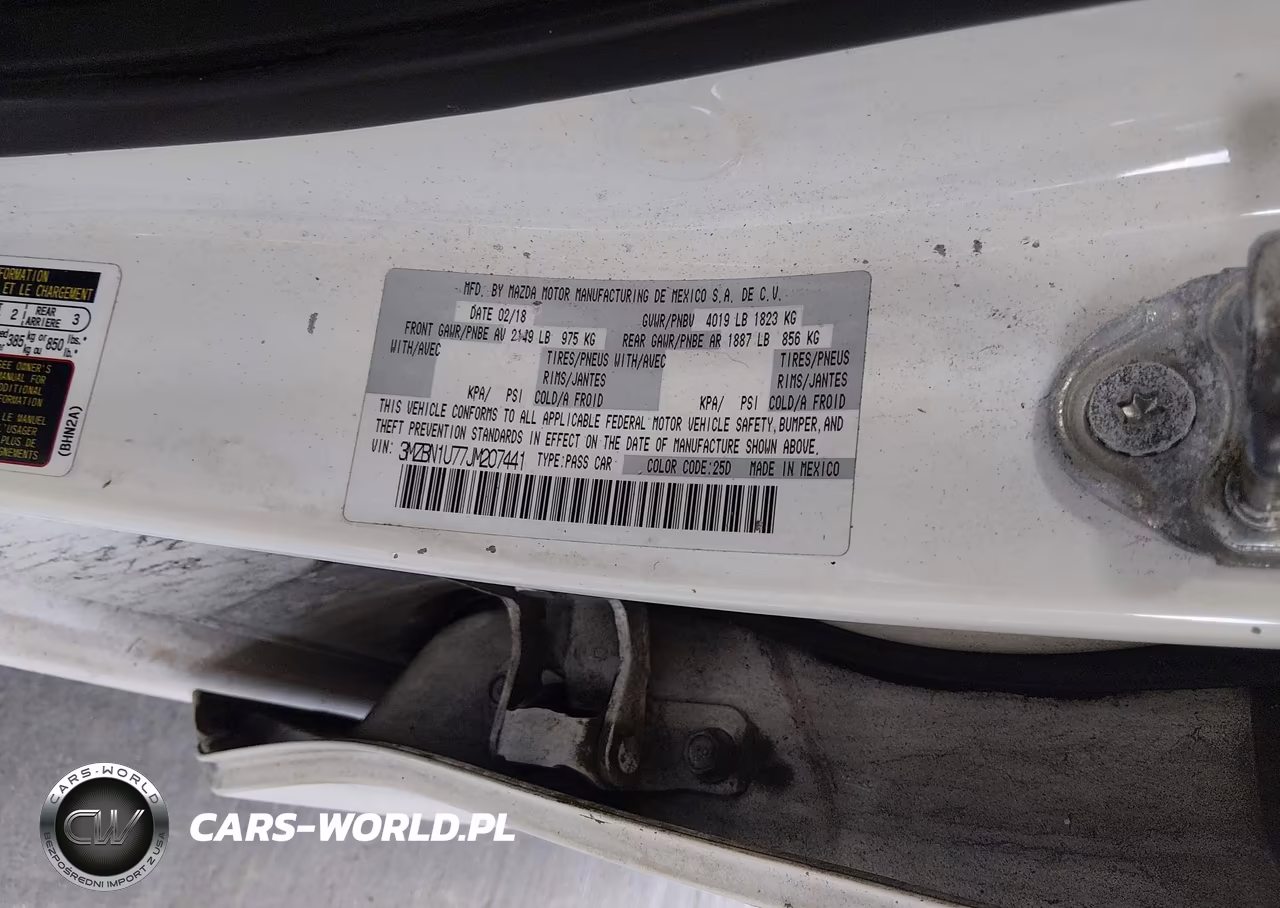 2018 Mazda Mazda3 Sport VIN:3MZBN1U77JM207441 - 9