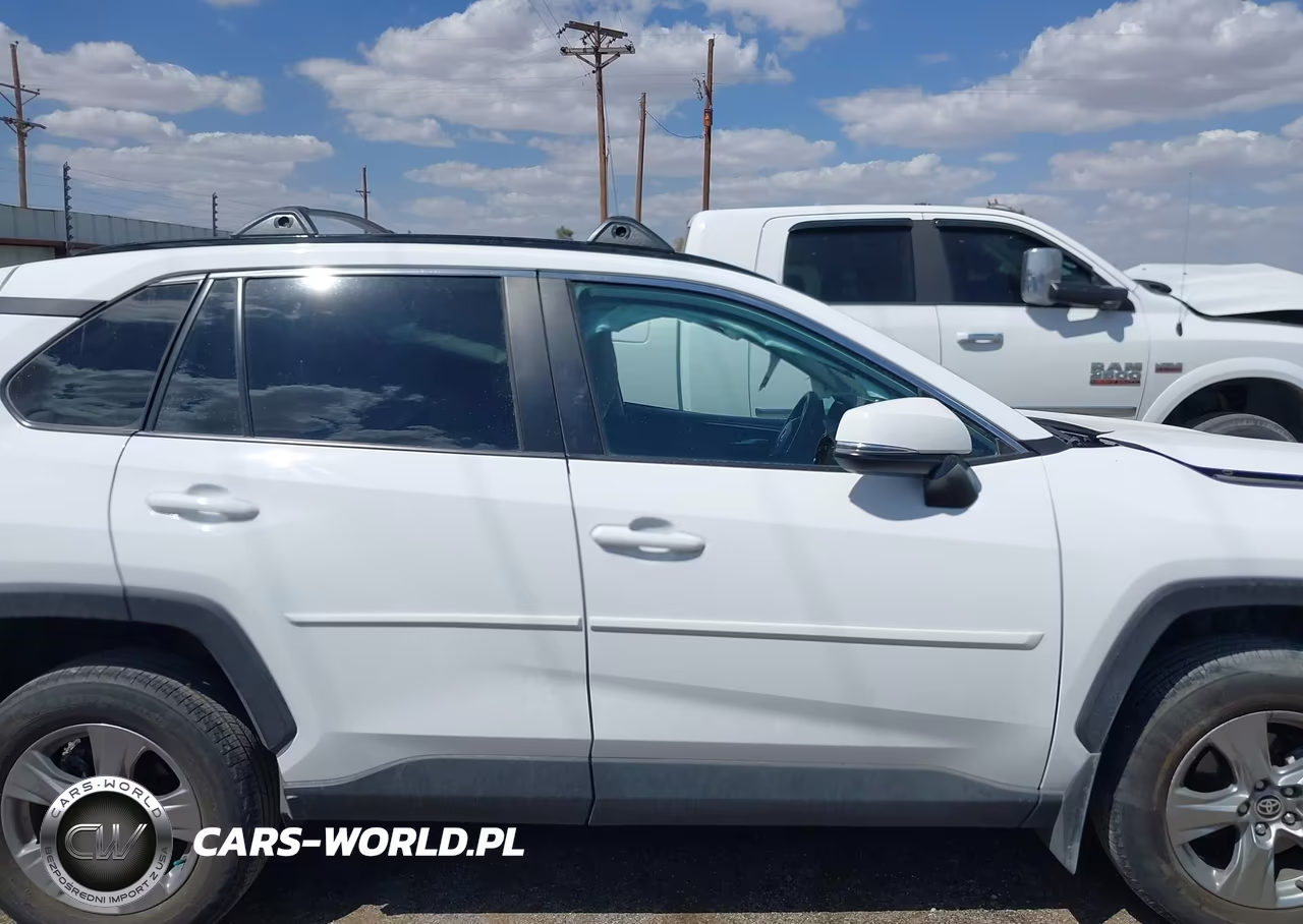 2024 Toyota Rav4 Xle VIN:2T3W1RFV4RW353686 - 14