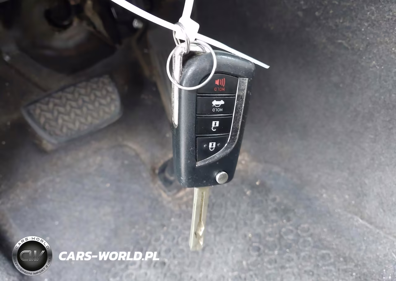 2018 Toyota Camry Le VIN:4T1B11HK8JU659354 - 11