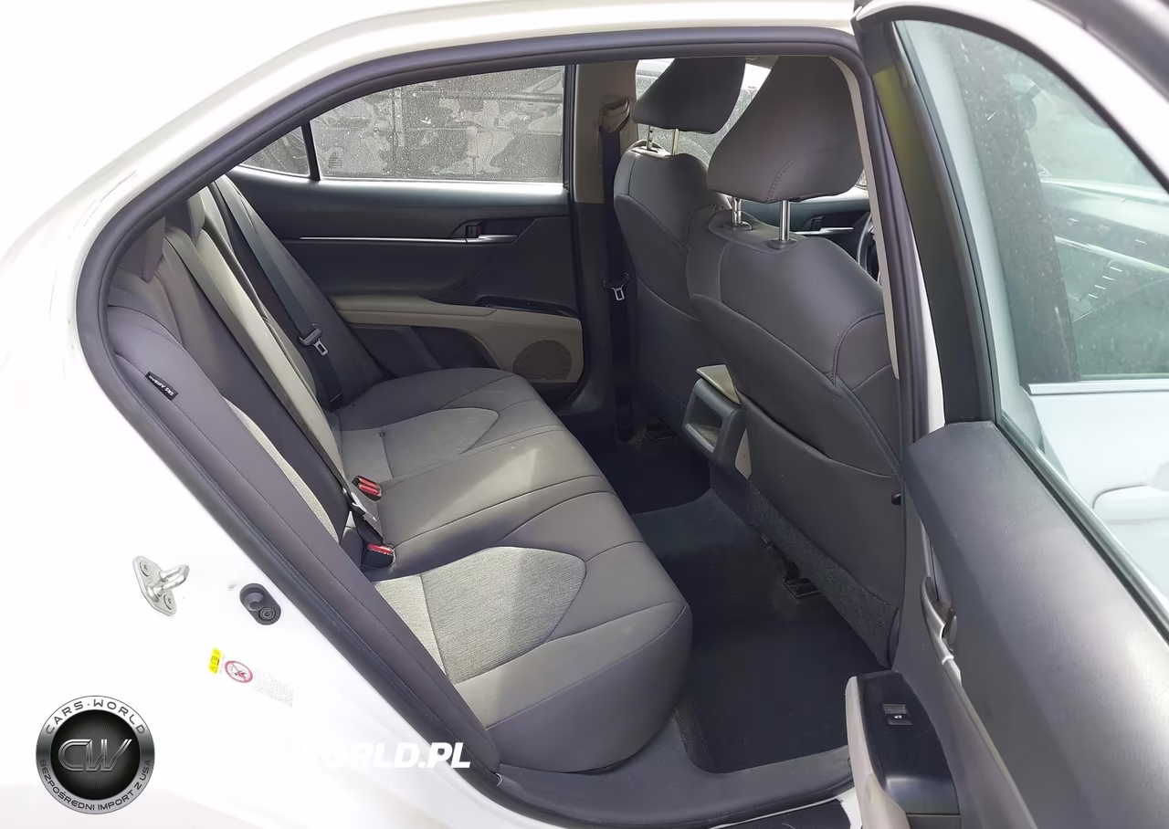 2018 Toyota Camry Le VIN:4T1B11HK8JU659354 - 8