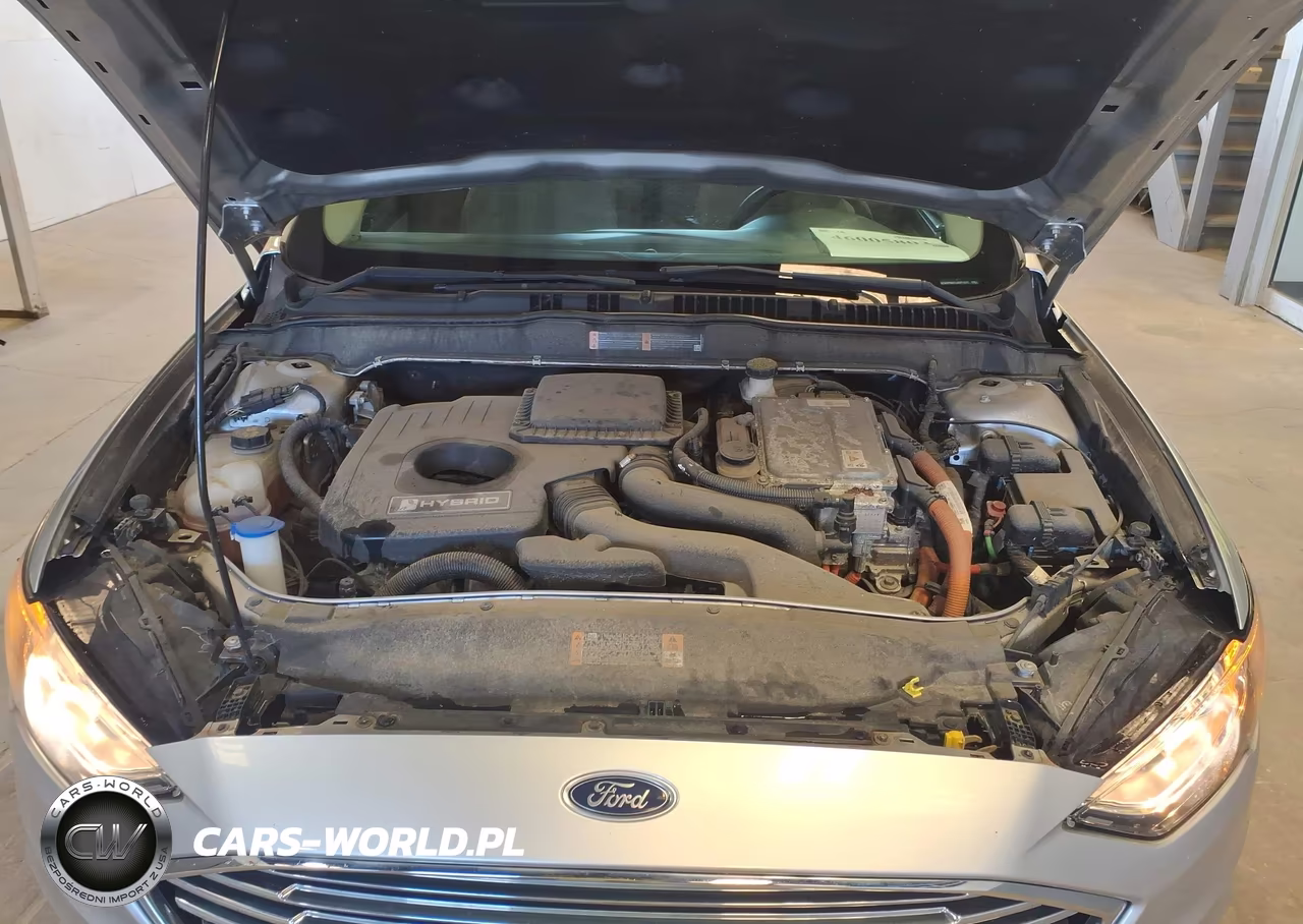 2018 Ford Fusion S Hybrid VIN:3FA6P0UU1JR271577 - 10