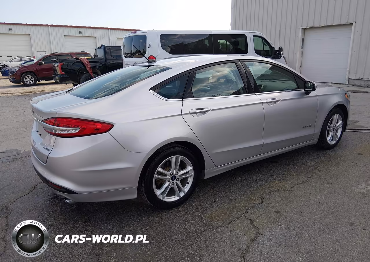 2018 Ford Fusion S Hybrid VIN:3FA6P0UU1JR271577 - 4