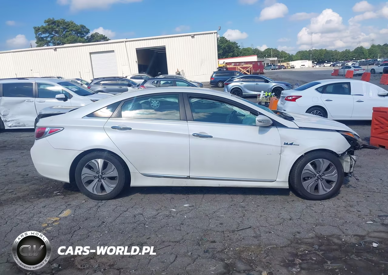 2013 Hyundai Sonata Hybrid Limited VIN:KMHEC4A46DA084732 - 12