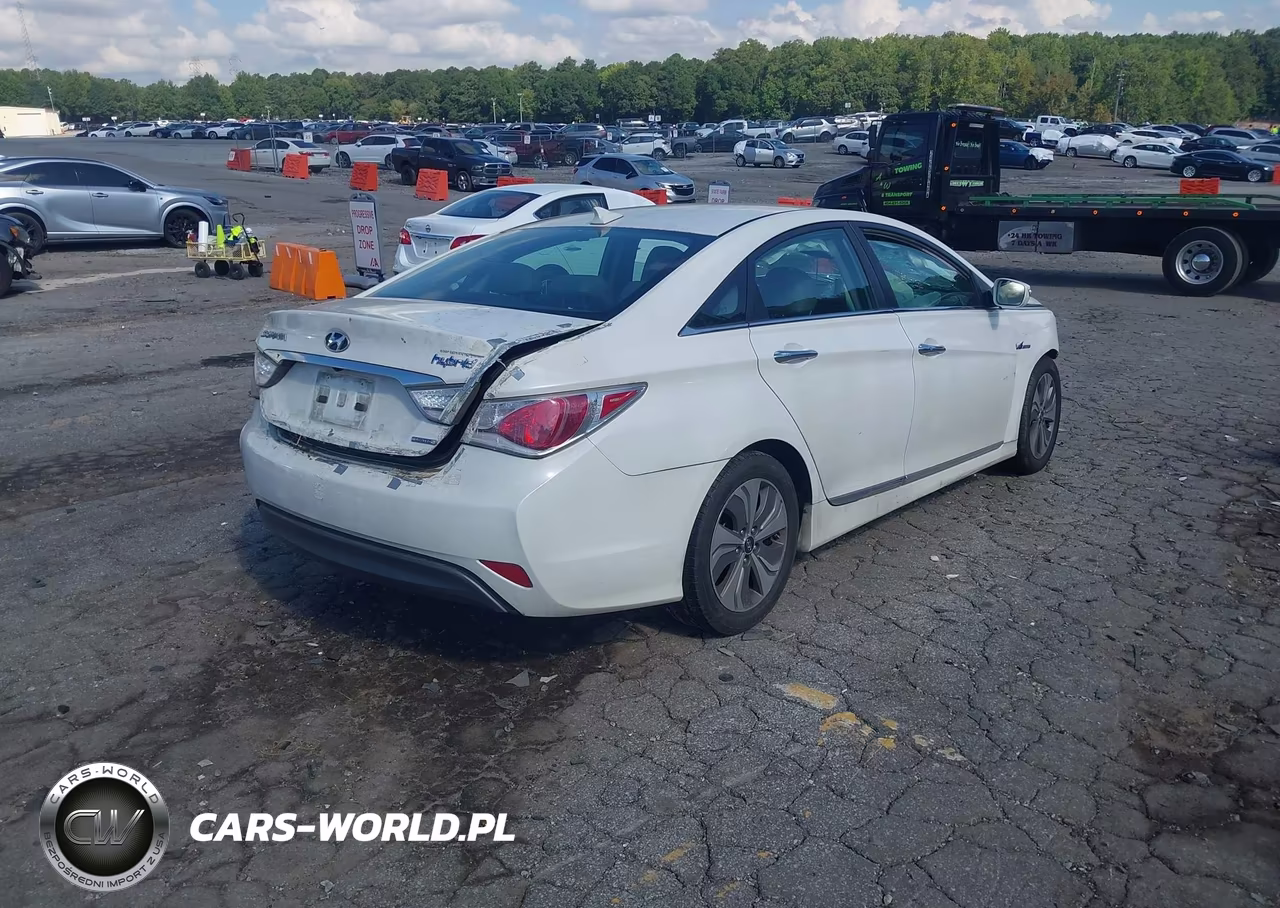 2013 Hyundai Sonata Hybrid Limited VIN:KMHEC4A46DA084732 - 4