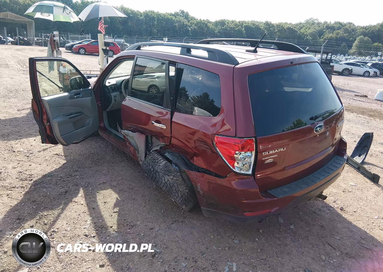2012 Subaru Forester 2.5X Premium VIN:JF2SHADCXCH404913 - 3