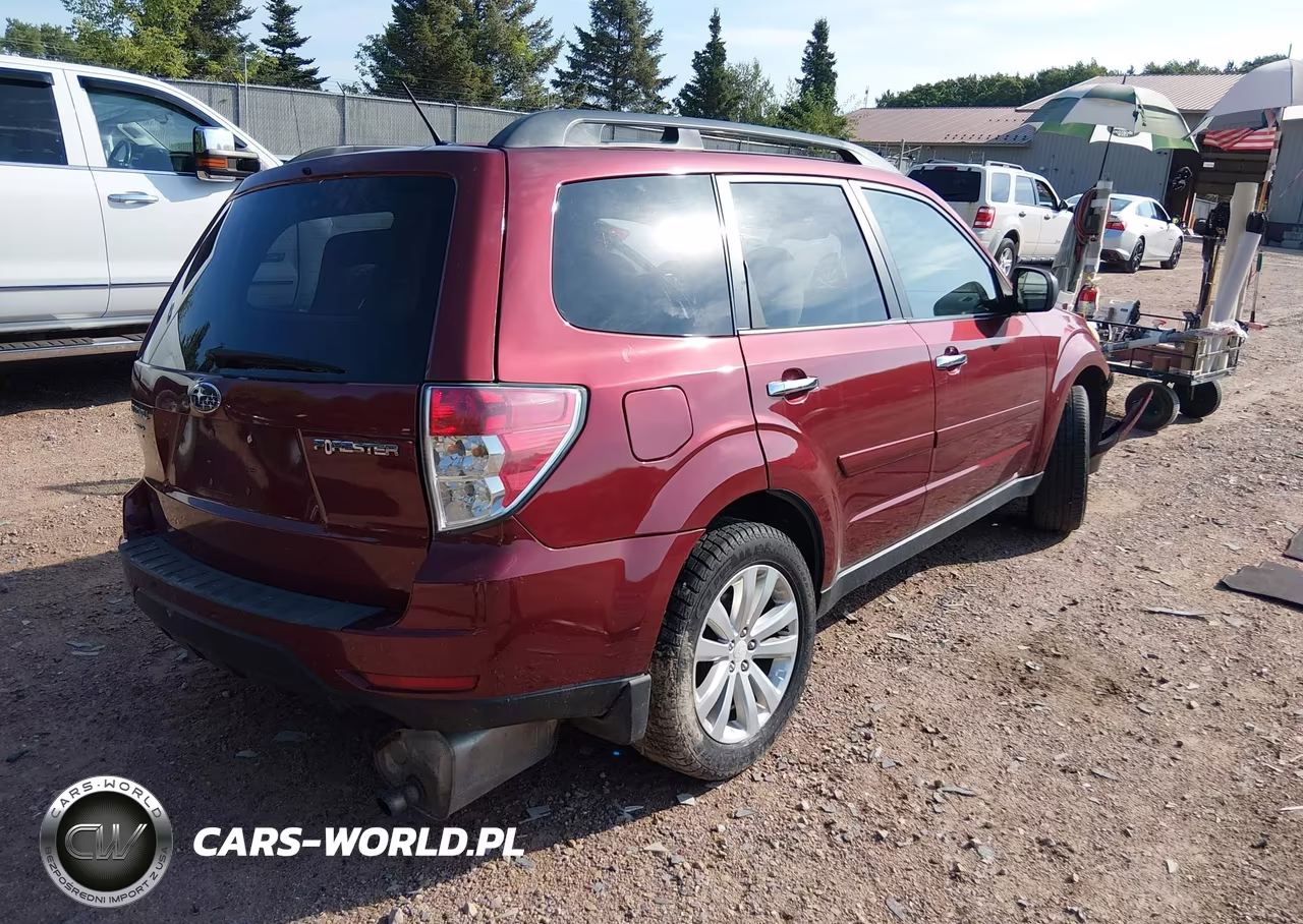 2012 Subaru Forester 2.5X Premium VIN:JF2SHADCXCH404913 - 4