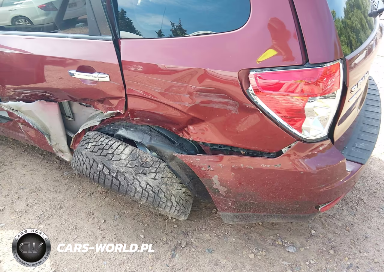 2012 Subaru Forester 2.5X Premium VIN:JF2SHADCXCH404913 - 6