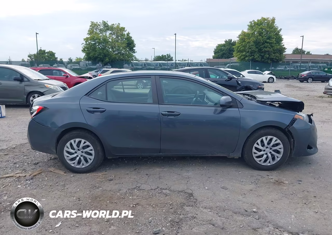 2017 Toyota Corolla Le VIN:2T1BURHE5HC859796 - 12