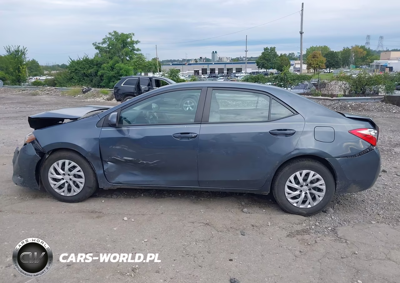 2017 Toyota Corolla Le VIN:2T1BURHE5HC859796 - 13