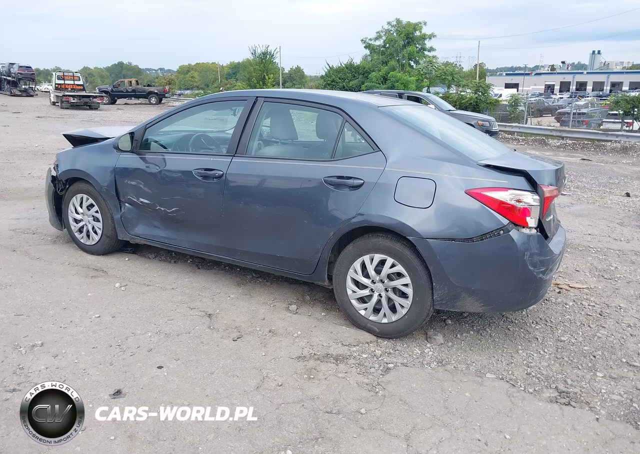 2017 Toyota Corolla Le VIN:2T1BURHE5HC859796 - 3