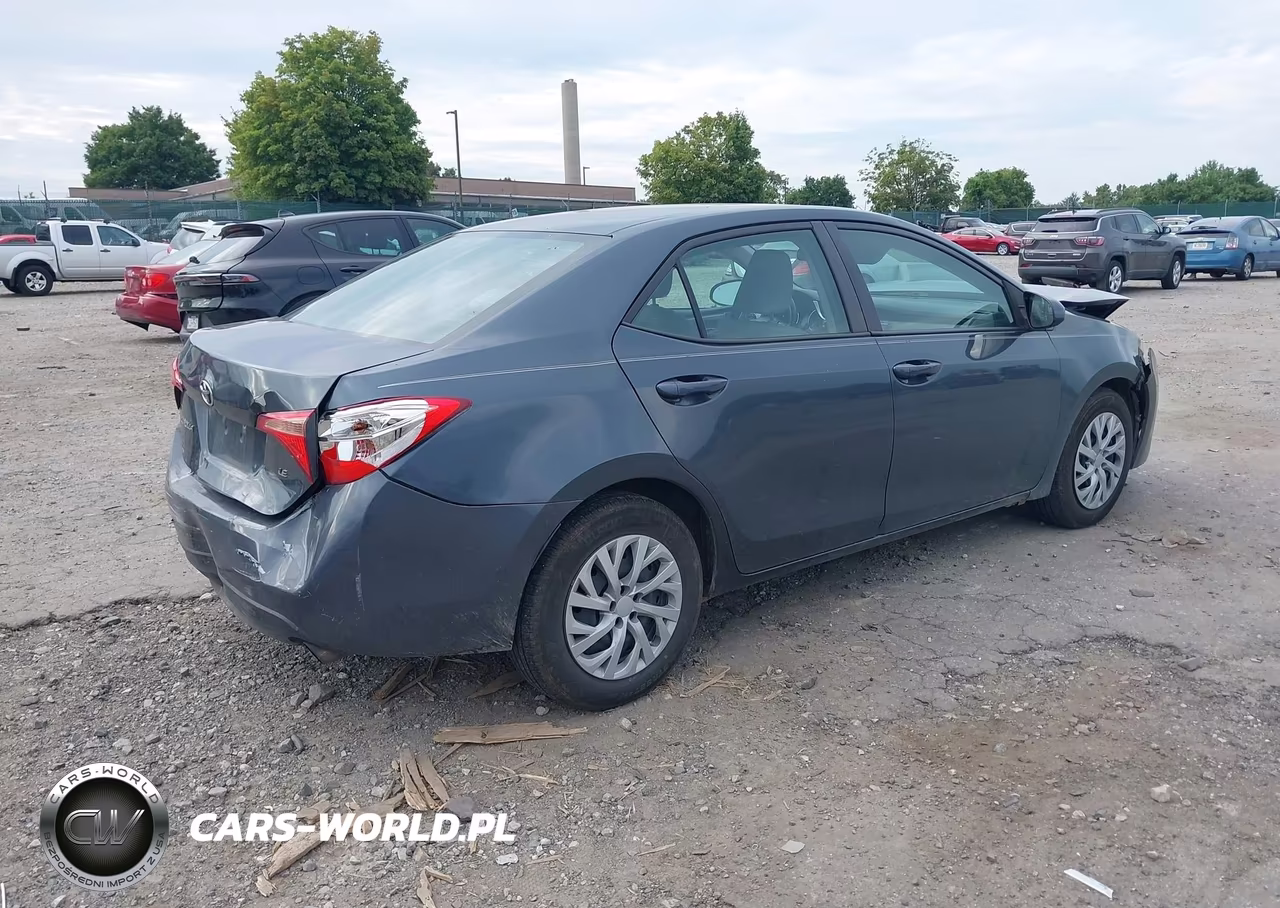2017 Toyota Corolla Le VIN:2T1BURHE5HC859796 - 4