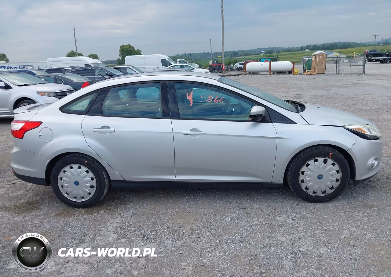 2012 Ford Focus Se VIN:1FAHP3F28CL232458 - 13