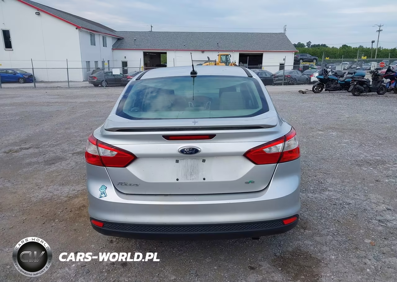 2012 Ford Focus Se VIN:1FAHP3F28CL232458 - 16