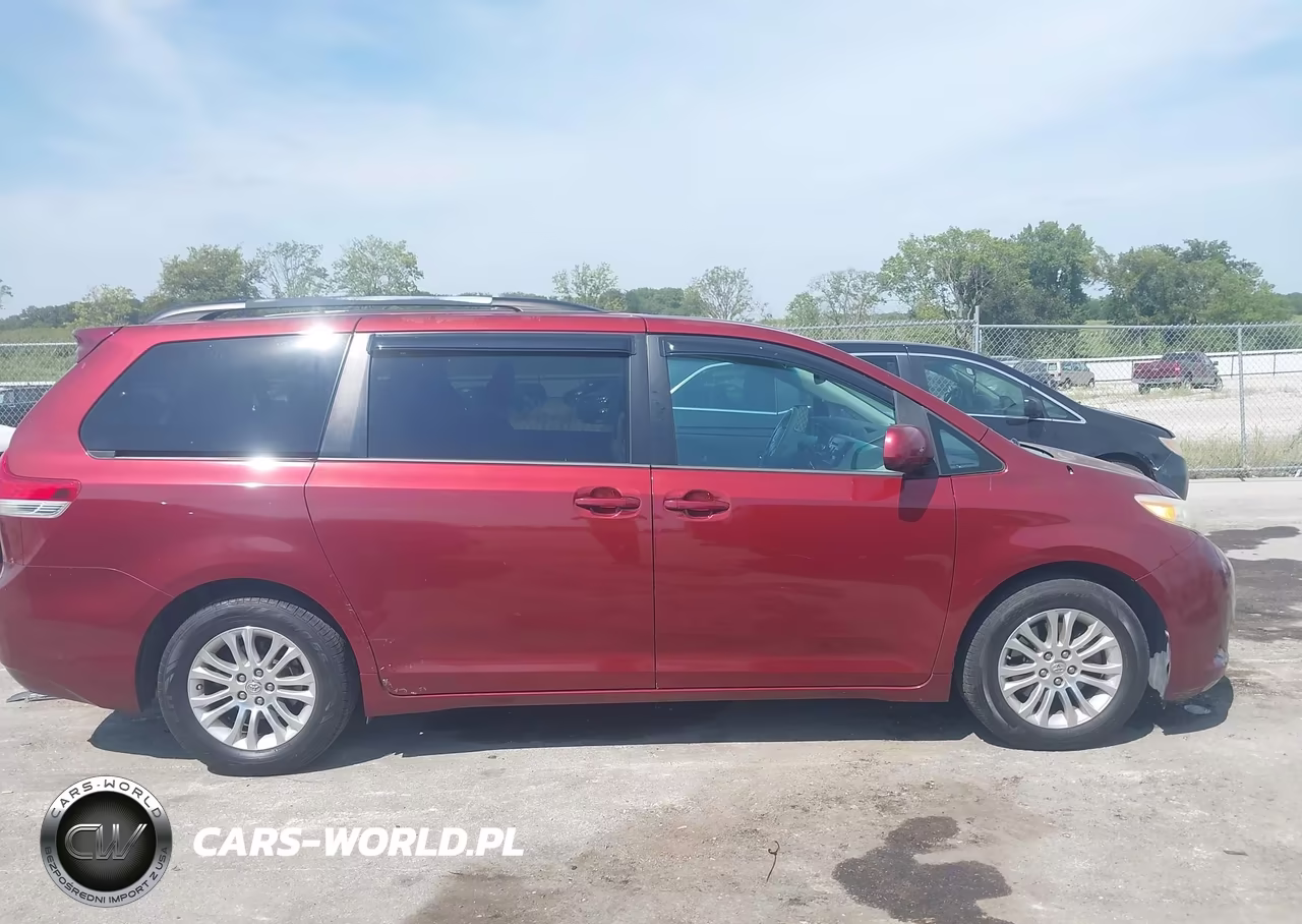 2013 Toyota Sienna Xle V6 8 Passenger VIN:5TDYK3DCXDS361757 - 13