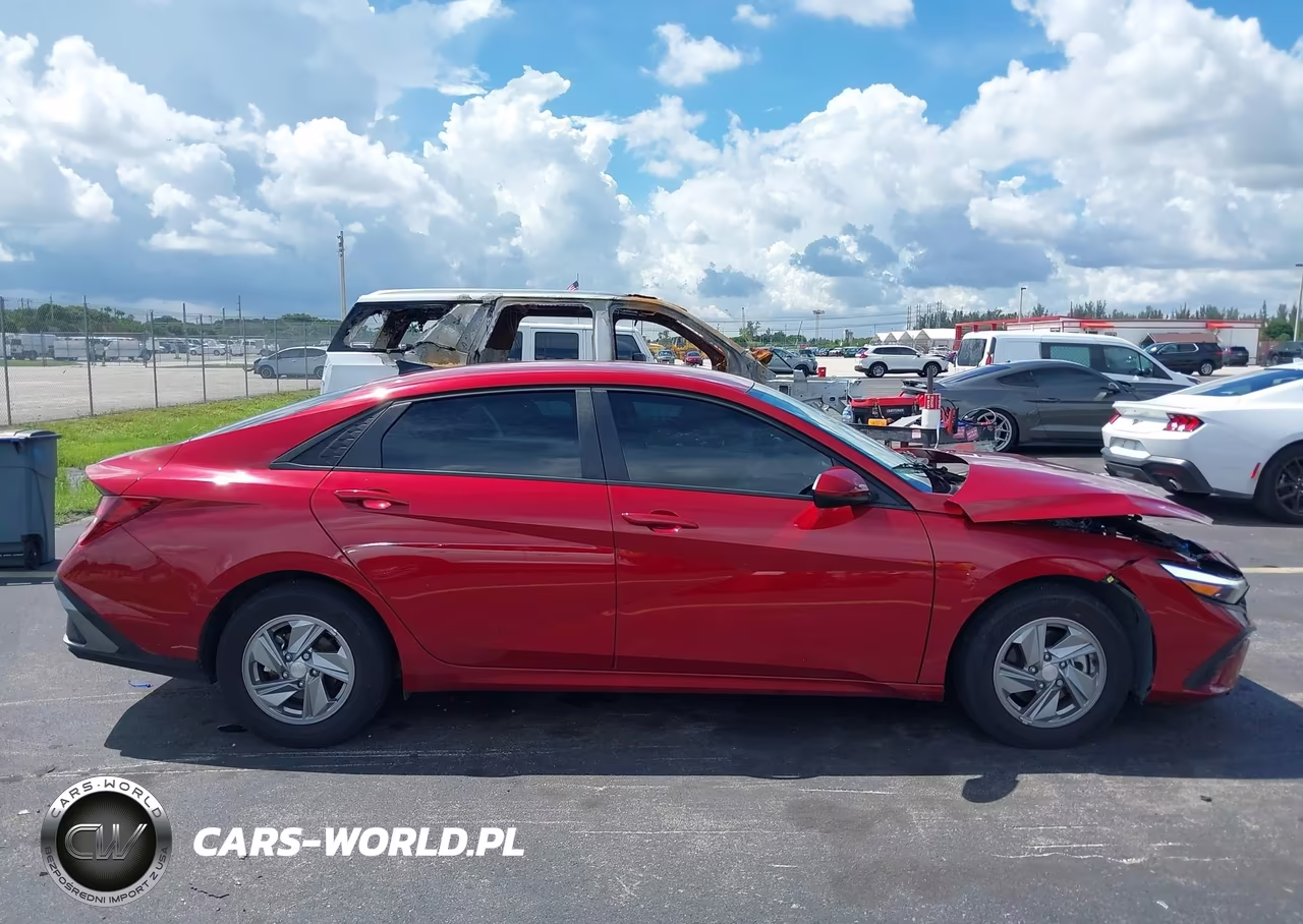 2025 Hyundai Elantra Se VIN:KMHLL4DG7SU015766 - 13