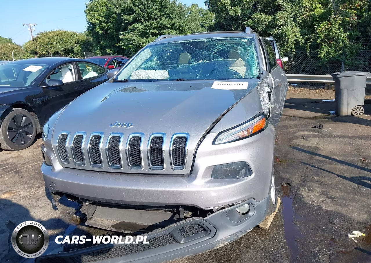 2015 Jeep Cherokee Latitude VIN:1C4PJLCS4FW525773 - 13