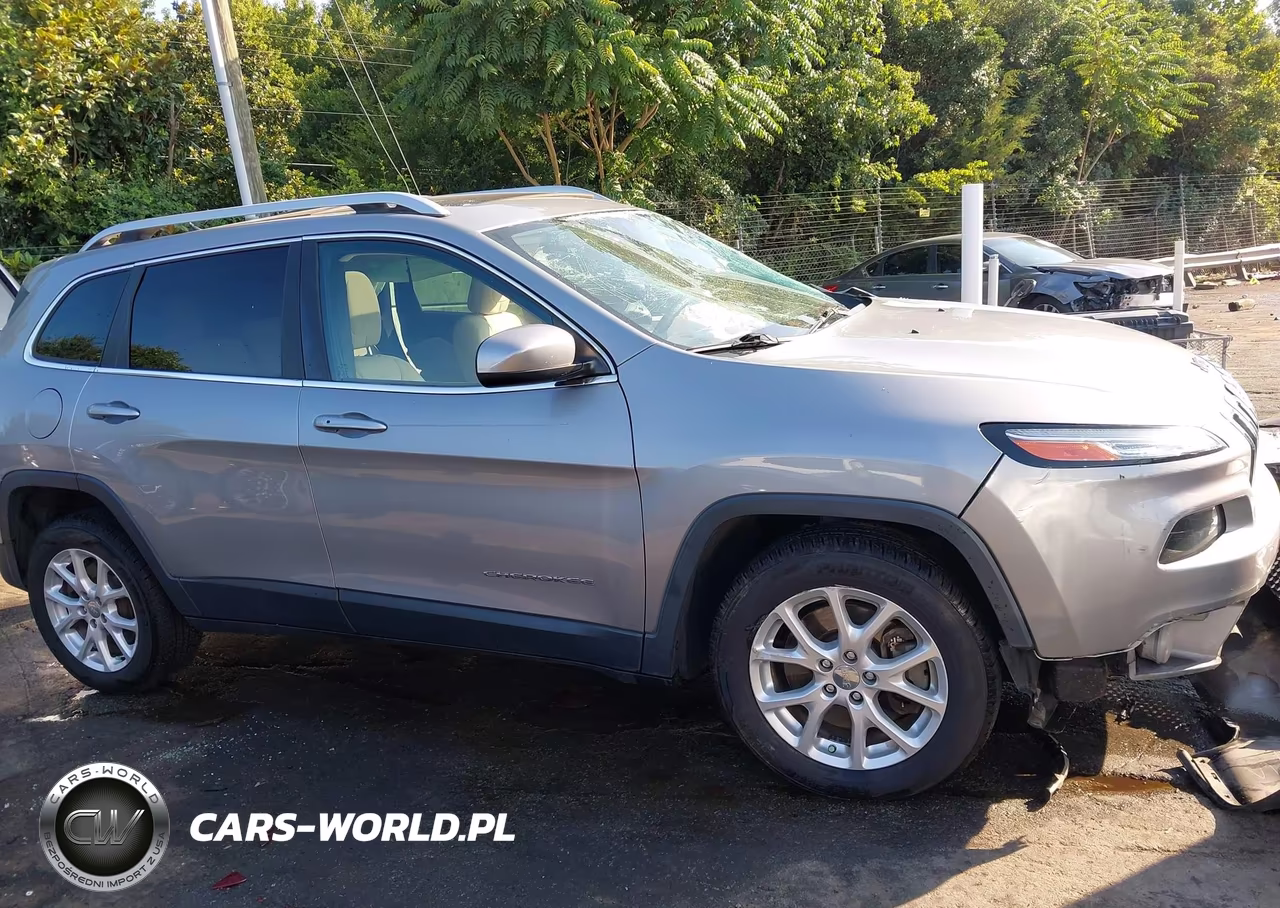 2015 Jeep Cherokee Latitude VIN:1C4PJLCS4FW525773 - 14