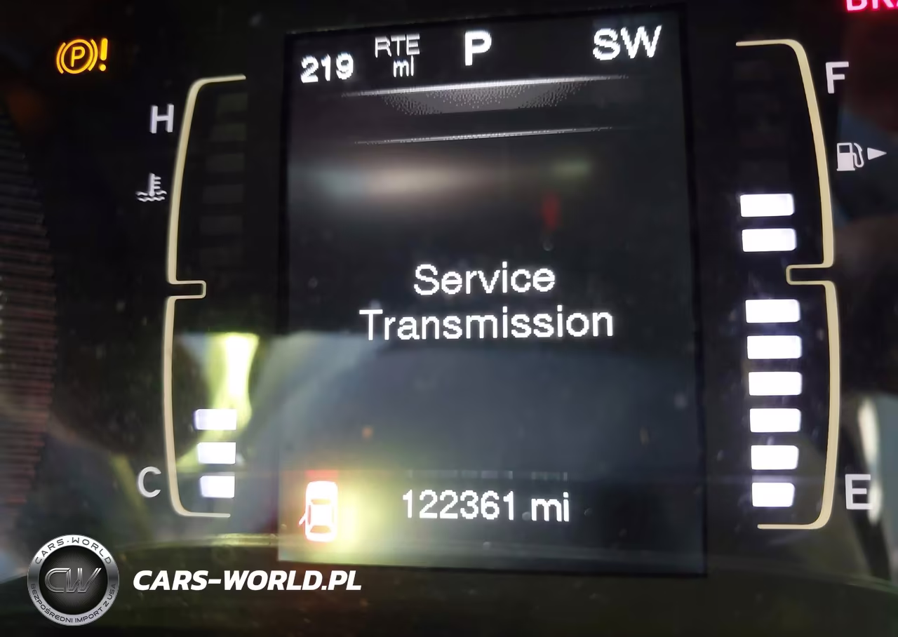 2015 Jeep Cherokee Latitude VIN:1C4PJLCS4FW525773 - 16