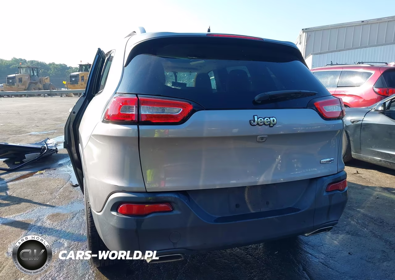 2015 Jeep Cherokee Latitude VIN:1C4PJLCS4FW525773 - 17