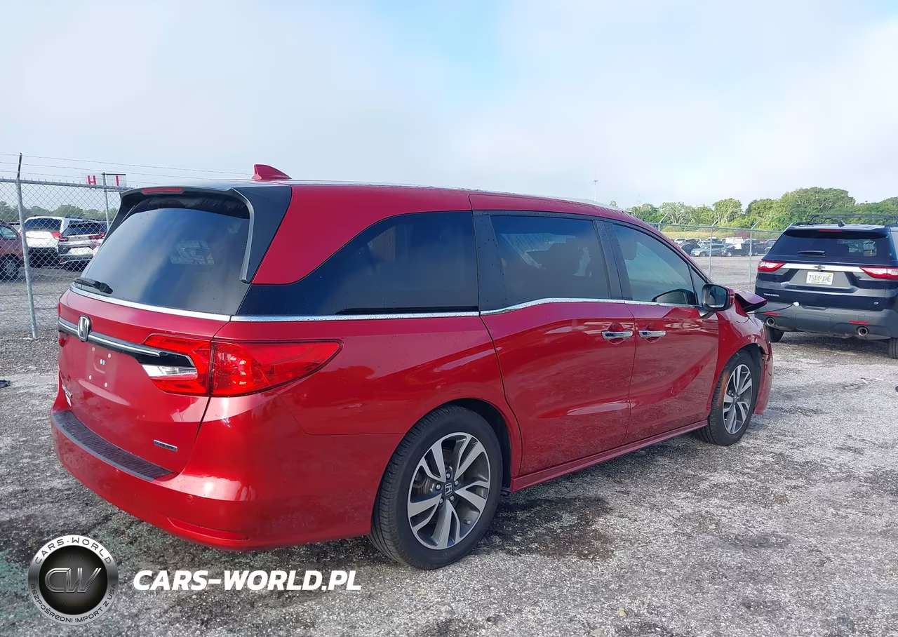 2022 Honda Odyssey Touring VIN:5FNRL6H82NB001817 - 4