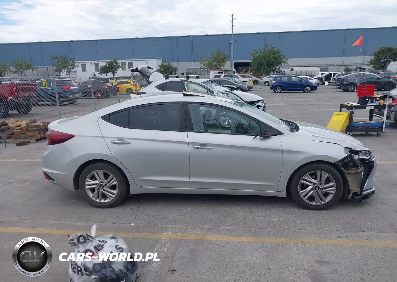 2019 Hyundai Elantra Value Edition VIN:5NPD84LF4KH487341 - 13