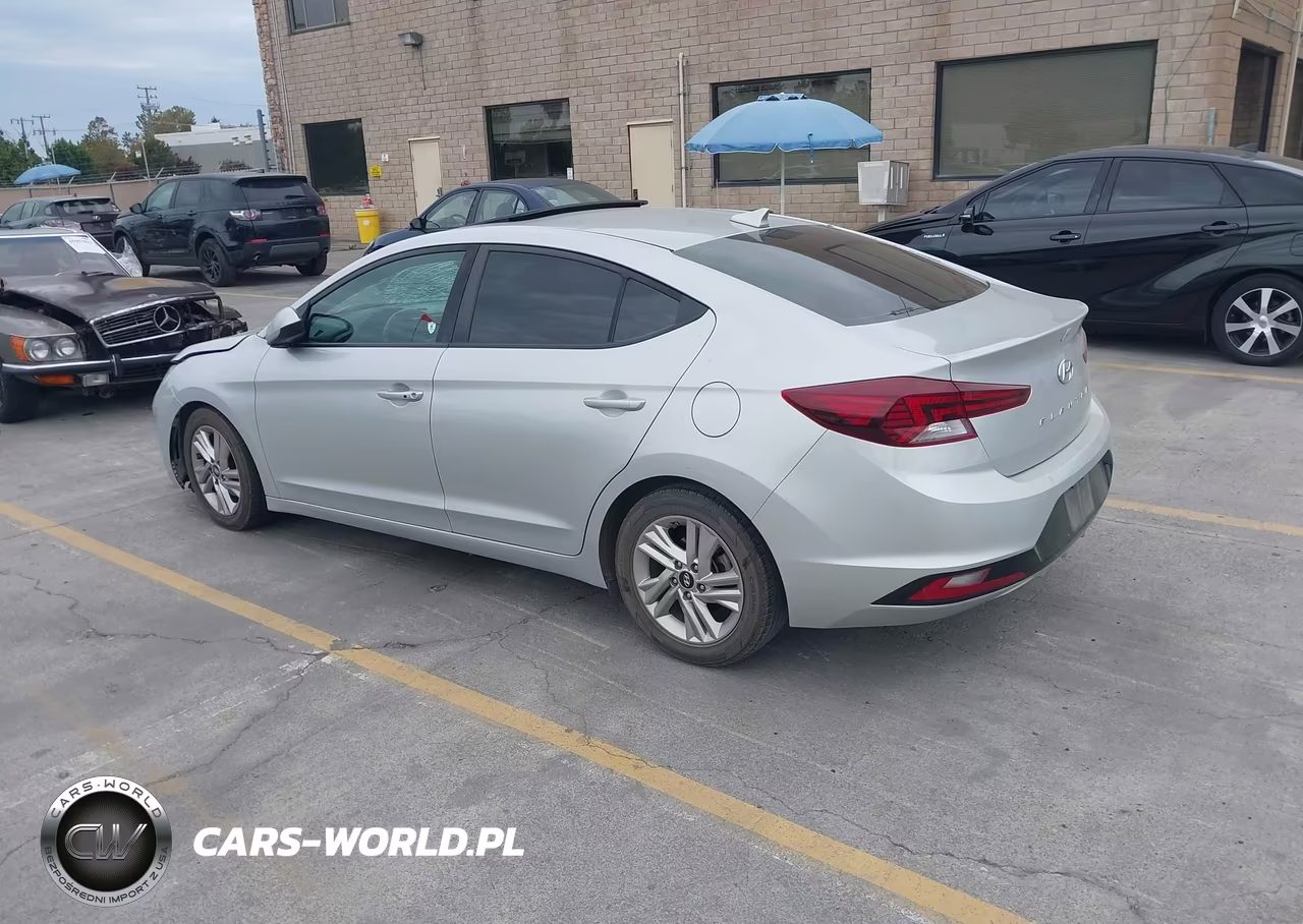 2019 Hyundai Elantra Value Edition VIN:5NPD84LF4KH487341 - 3