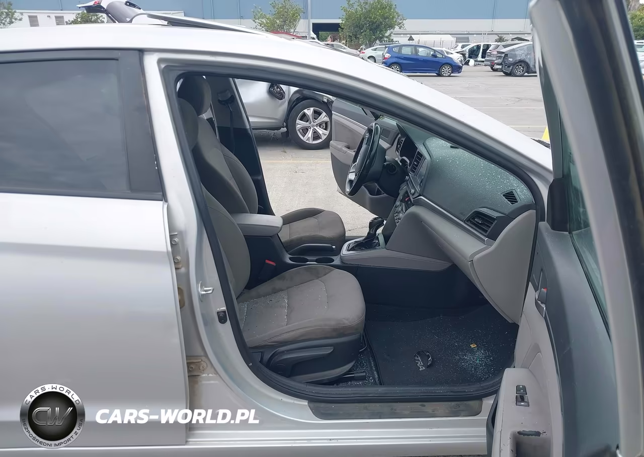 2019 Hyundai Elantra Value Edition VIN:5NPD84LF4KH487341 - 5
