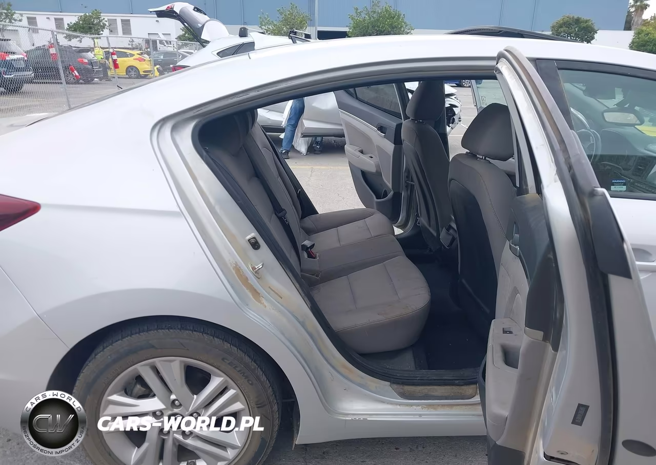 2019 Hyundai Elantra Value Edition VIN:5NPD84LF4KH487341 - 8