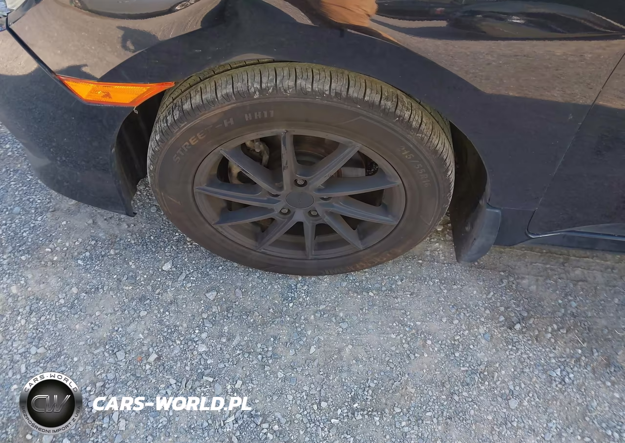 2018 Honda Civic Lx VIN:2HGFC2F56JH550687 - 12