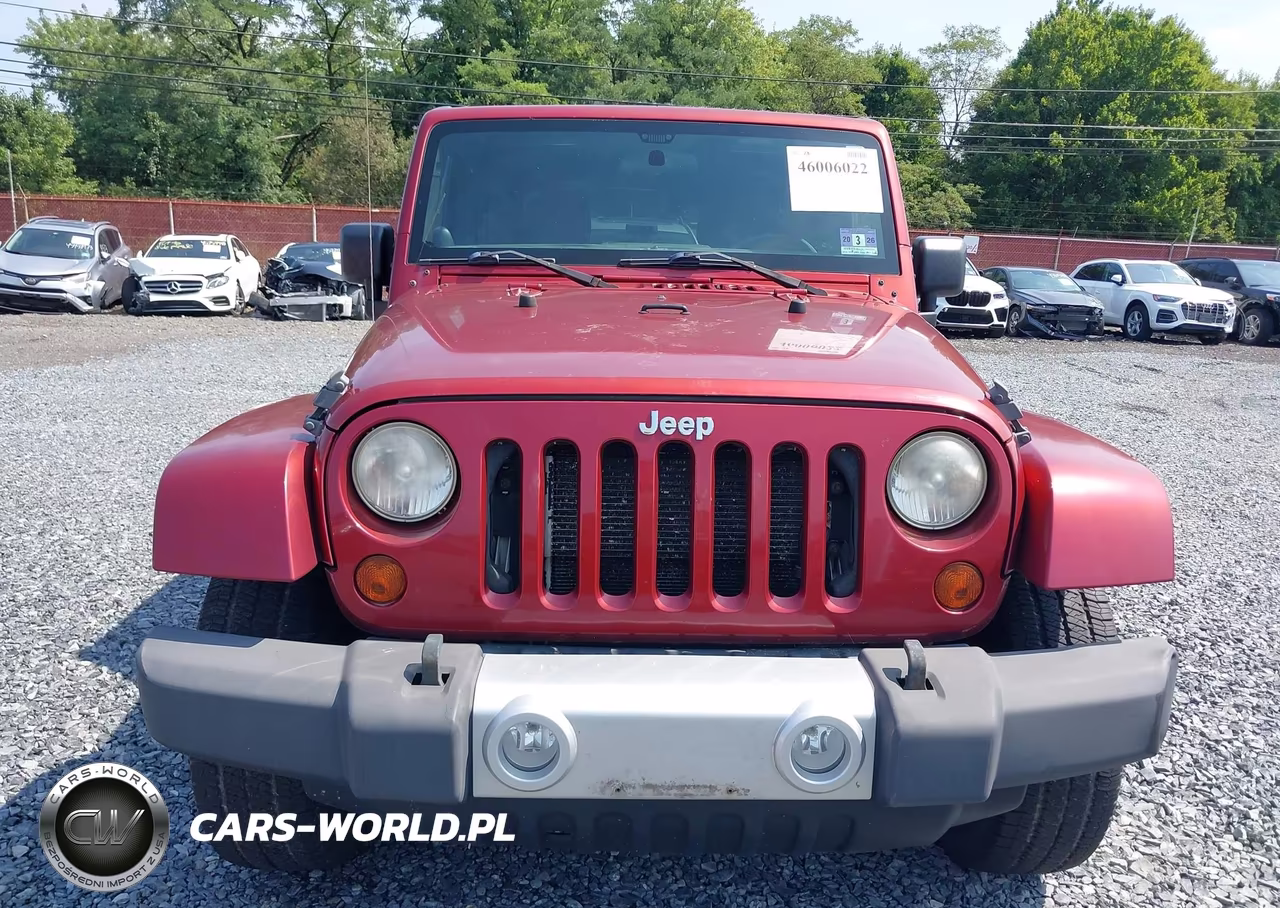 2012 Jeep Wrangler Unlimited Sahara VIN:1C4HJWEG4CL105104 - 12
