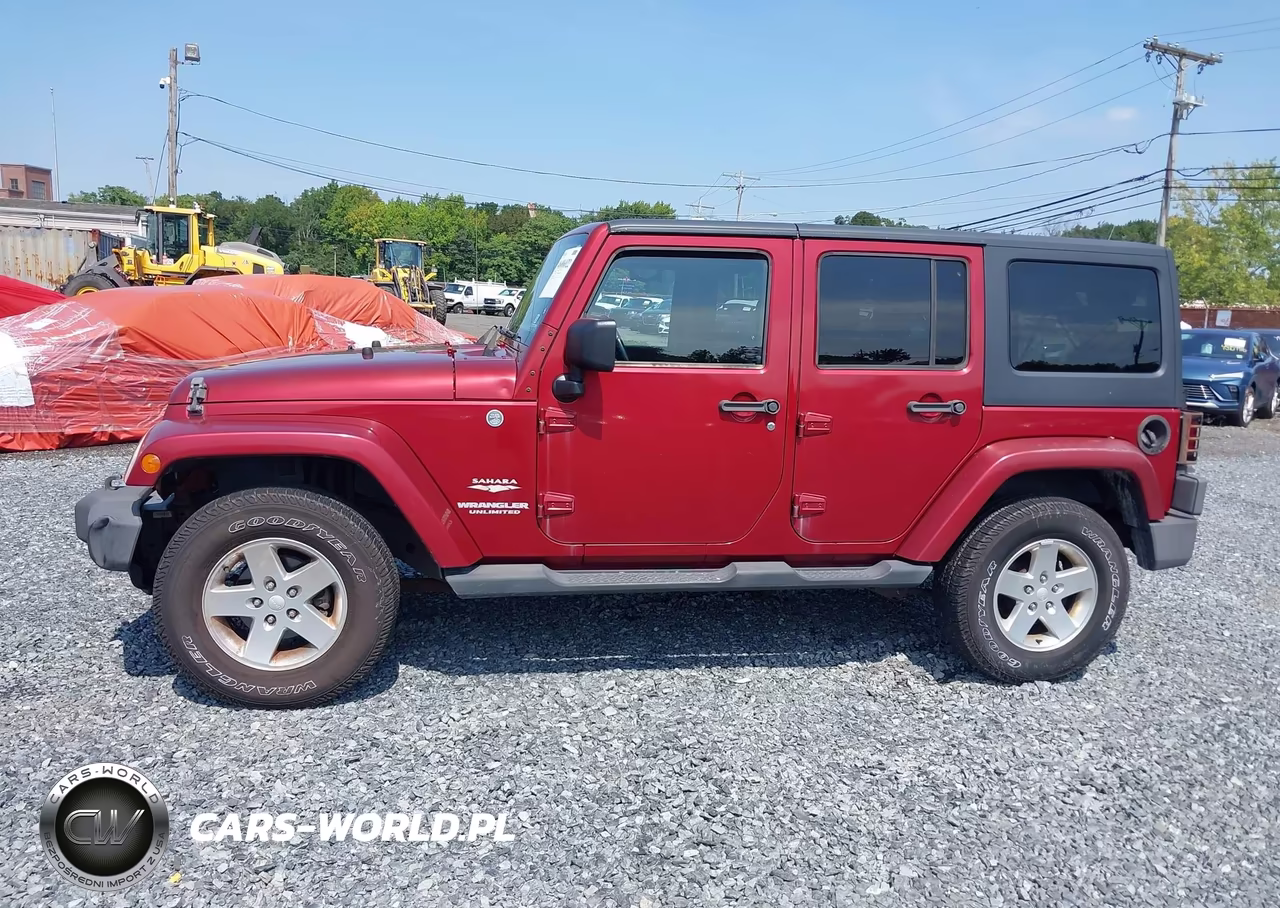 2012 Jeep Wrangler Unlimited Sahara VIN:1C4HJWEG4CL105104 - 14