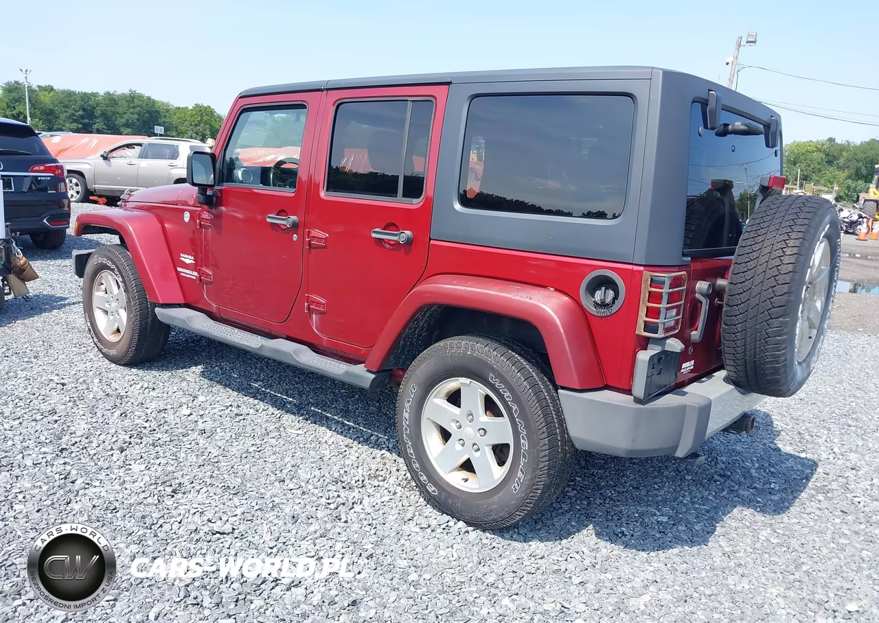 2012 Jeep Wrangler Unlimited Sahara VIN:1C4HJWEG4CL105104 - 3