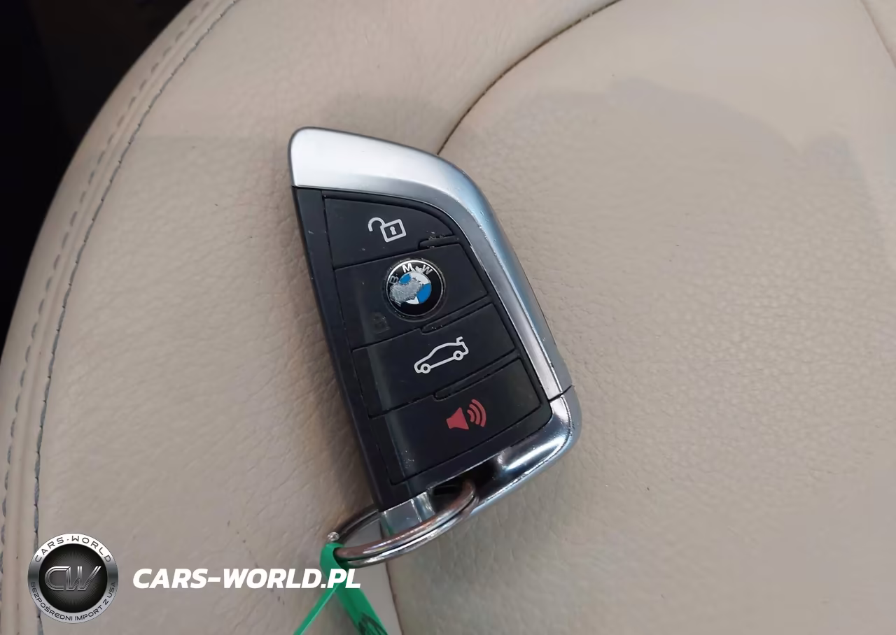 2016 BMW X1 xDrive28I VIN:WBXHT3Z32G4A51095 - 11