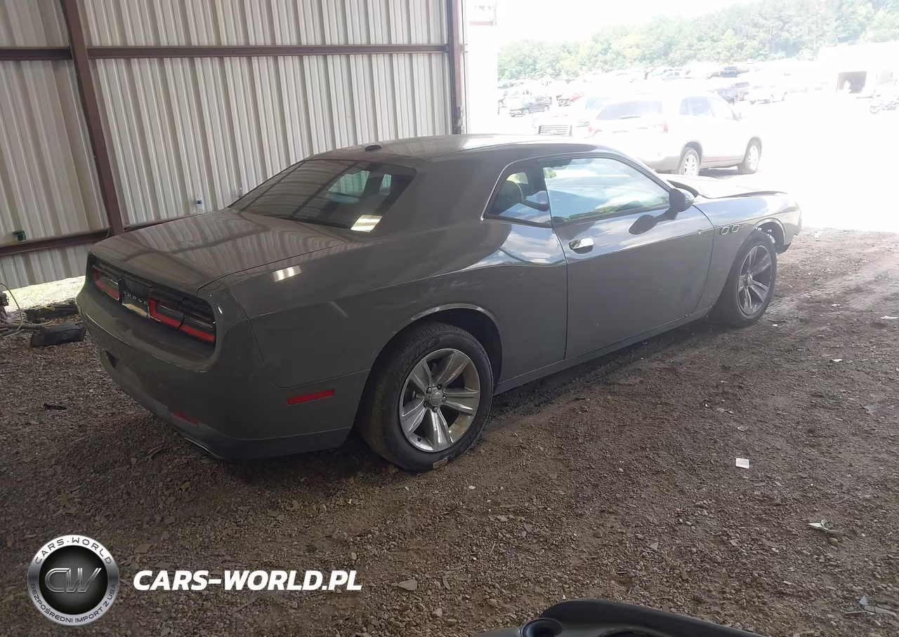 2017 Dodge Challenger Sxt VIN:2C3CDZAG3HH587386 - 4