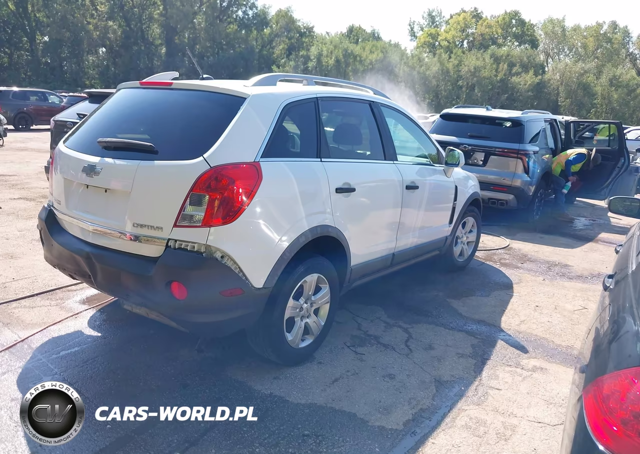 2013 Chevrolet Captiva Ls VIN:3GNAL2EK3DS593425 - 4