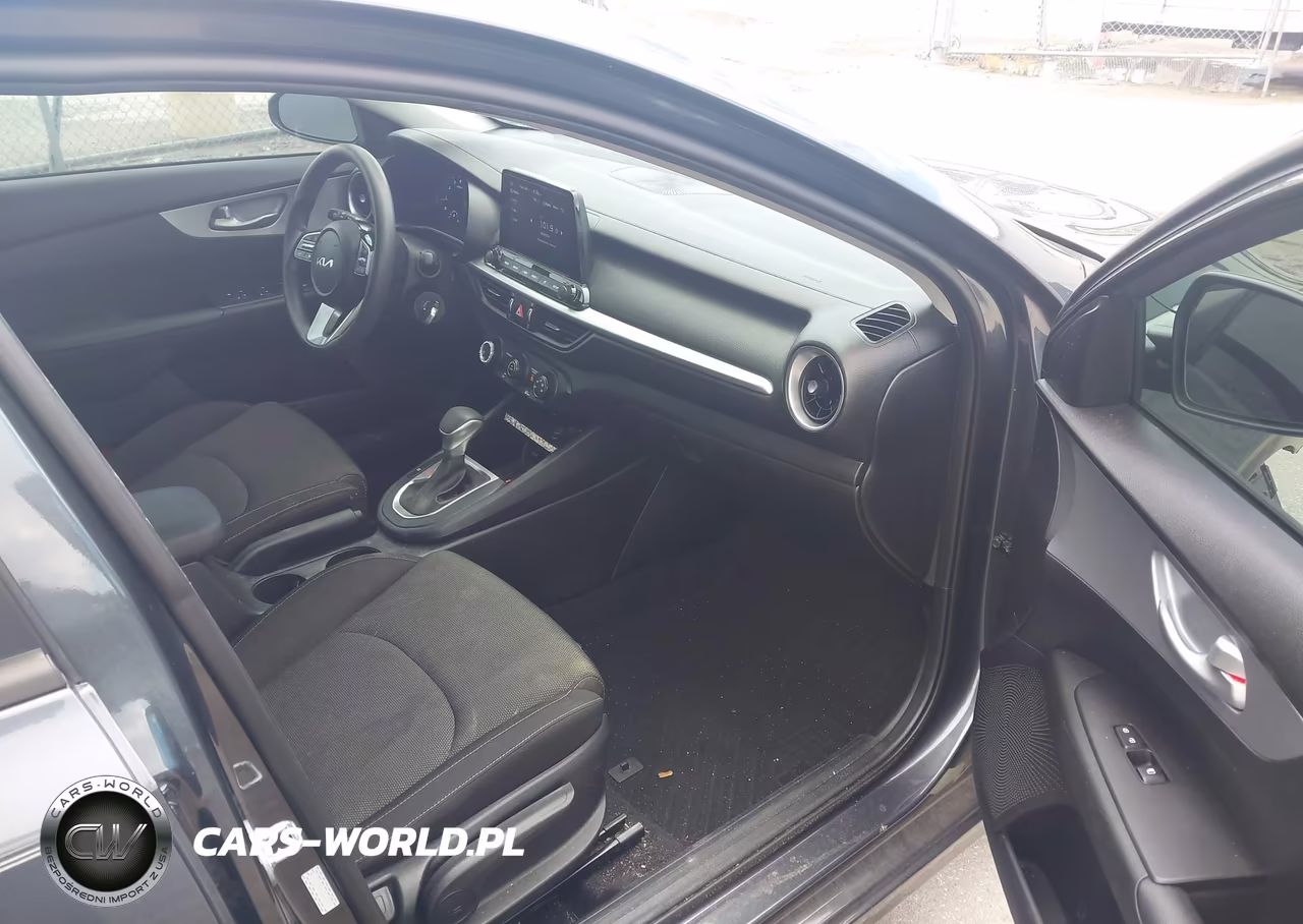 2023 Kia Forte Lxs VIN:3KPF24AD2PE633047 - 5
