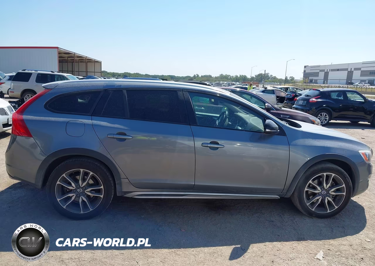 2018 Volvo V60 Cross Country T5 VIN:YV440MWK7J2054836 - 13
